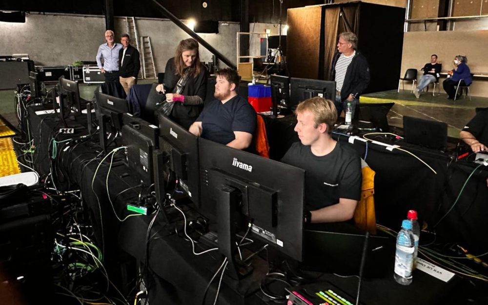 Adrian Weber, the virtual production supervisor operating and controlling the LED wall at the test shoot for the dwarves.